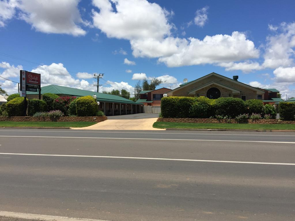 Starlight Motor Inn Roma Exterior photo