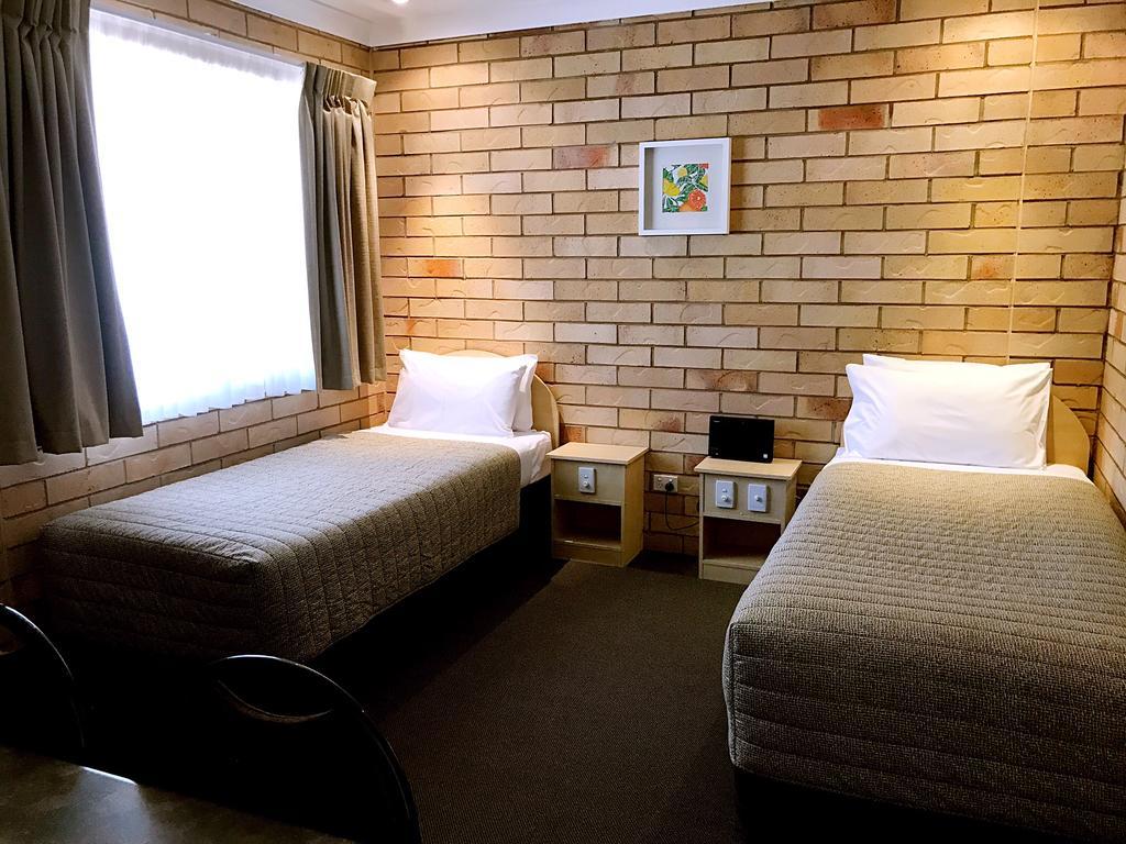 Starlight Motor Inn Roma Exterior photo