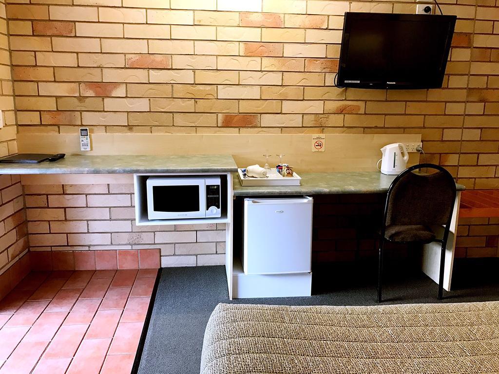 Starlight Motor Inn Roma Exterior photo